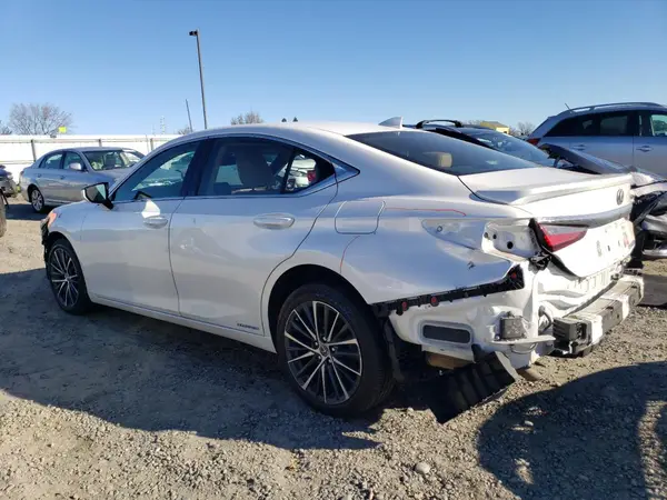 58ADA1C13NU014634 2022 LEXUS ES - Image 2
