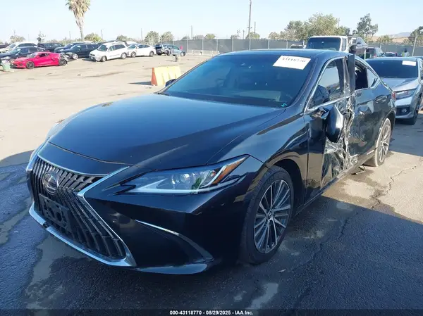 58ADA1C13NU015394 2022 LEXUS ES - Image 2