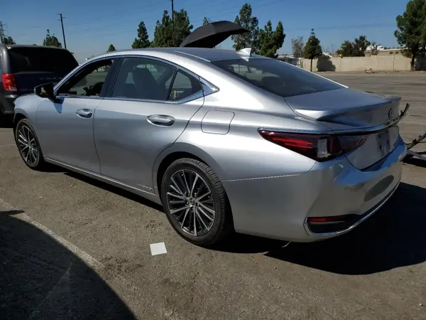 58ADA1C13NU017310 2022 LEXUS ES - Image 2