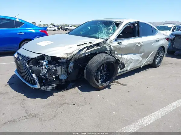 58ADA1C13NU019137 2022 LEXUS ES - Image 2