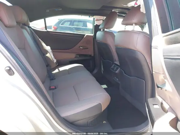 58ADA1C13NU019137 2022 LEXUS ES - Image 8
