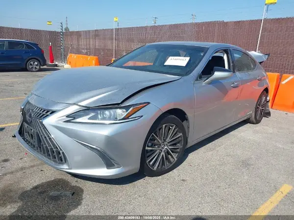 58ADA1C13NU019851 2022 LEXUS ES - Image 2