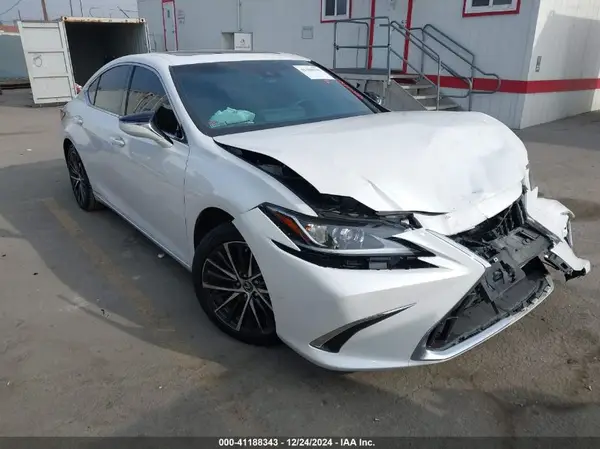 58ADA1C13NU020711 2022 LEXUS ES - Image 1