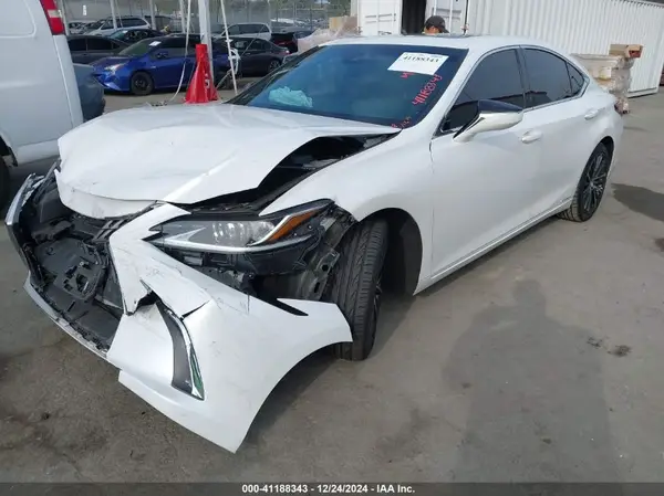 58ADA1C13NU020711 2022 LEXUS ES - Image 2