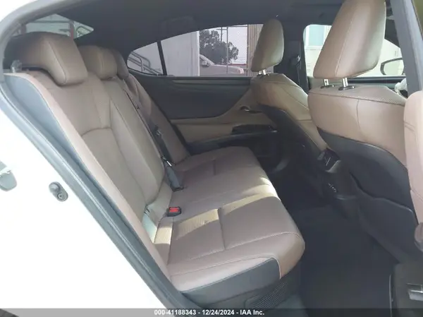 58ADA1C13NU020711 2022 LEXUS ES - Image 8
