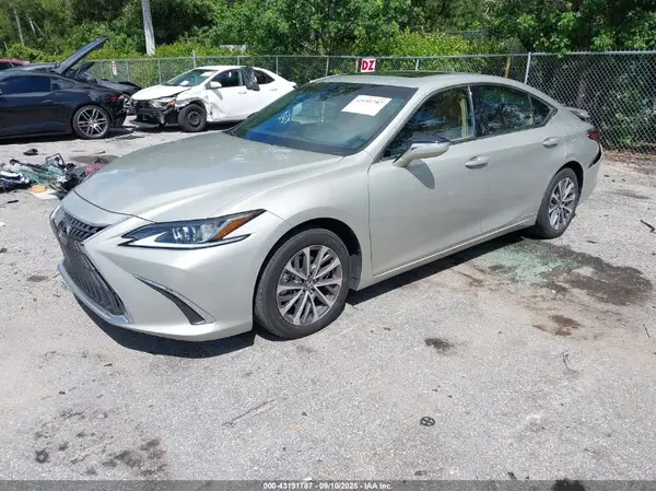 58ADA1C13NU024354 2022 LEXUS ES - Image 2