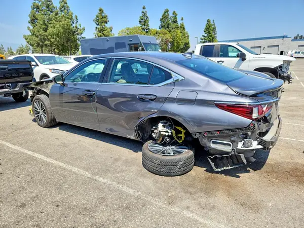 58ADA1C13NU024452 2022 LEXUS ES - Image 2