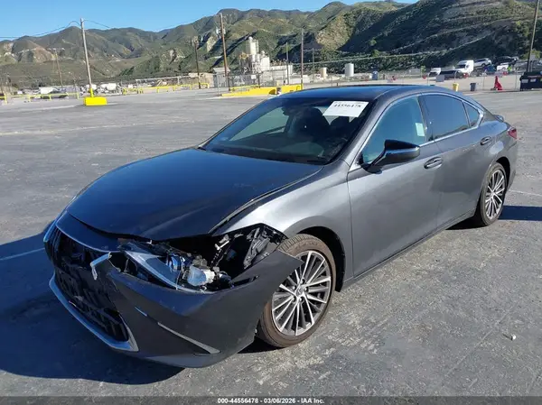 58ADA1C13PU031680 2023 LEXUS ES - Image 2