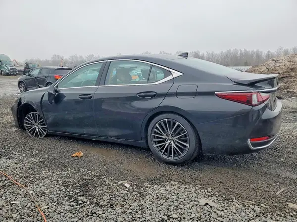 58ADA1C13PU033302 2023 LEXUS ES - Image 2