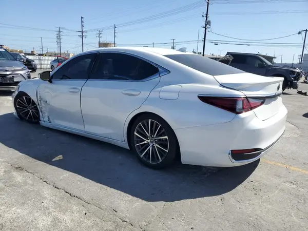 58ADA1C13RU037546 2024 LEXUS ES - Image 2
