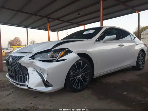 58ADA1C13RU039040 2024 LEXUS ES - Image 2