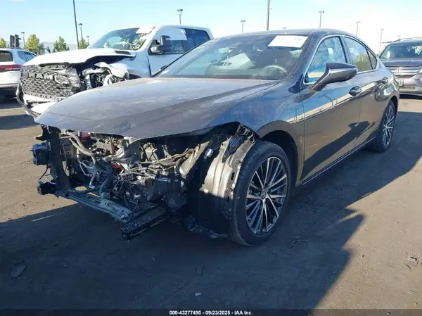 58ADA1C13RU039457 2024 LEXUS ES - Image 2