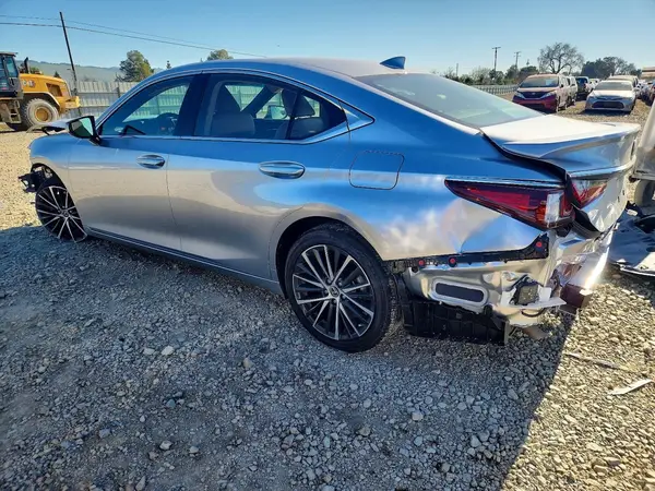 58ADA1C13RU041192 2024 LEXUS ES - Image 2