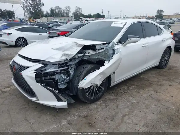 58ADA1C13RU041919 2024 LEXUS ES - Image 2