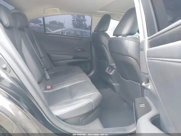 58ADA1C13RU047509 2024 LEXUS ES - Image 8