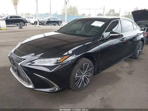 58ADA1C13RU052354 2024 LEXUS ES - Image 2