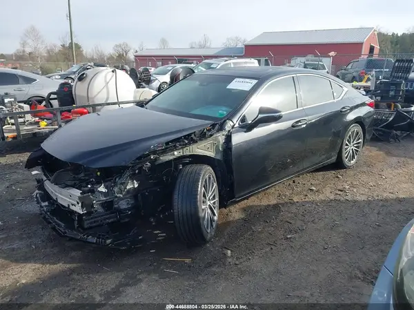 58ADA1C13SU060234 2025 LEXUS ES - Image 2
