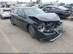 58ADA1C13SU061738 2025 LEXUS ES