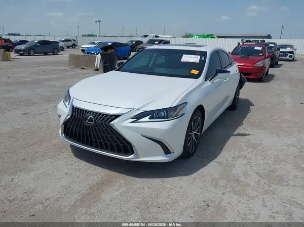 58ADA1C13SU069421 2025 LEXUS ES - Image 2