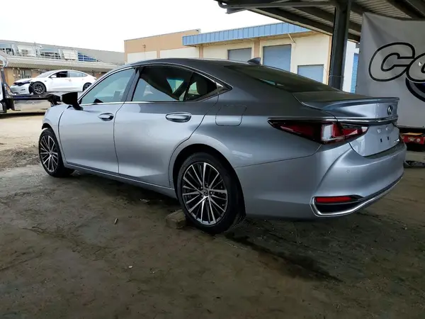 58ADA1C13SU071203 2025 LEXUS ES - Image 2