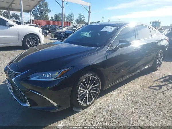 58ADA1C13SU071718 2025 LEXUS ES - Image 2