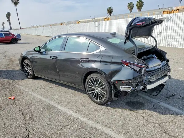 58ADA1C13SU072061 2025 LEXUS ES - Image 2
