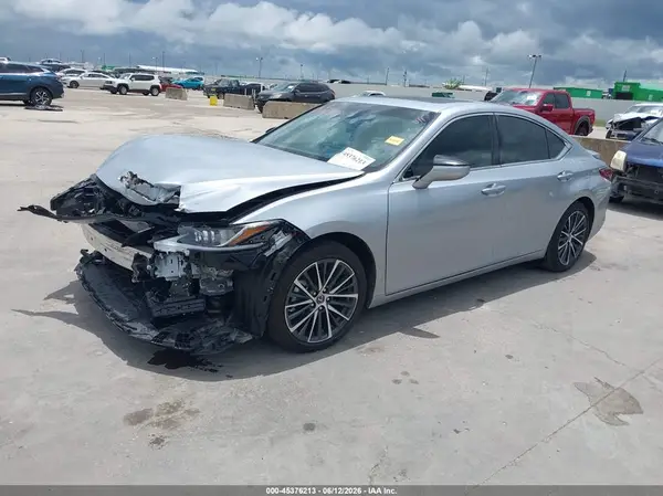 58ADA1C13SU077177 2025 LEXUS ES - Image 2