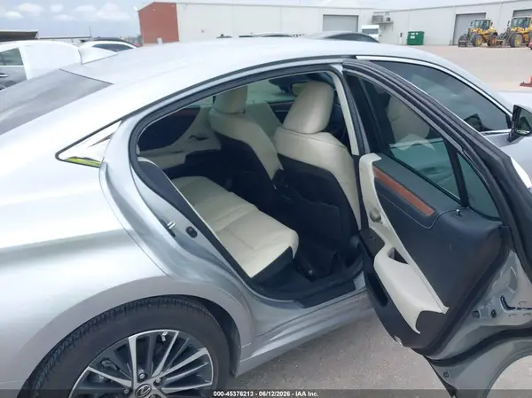 58ADA1C13SU077177 2025 LEXUS ES - Image 8