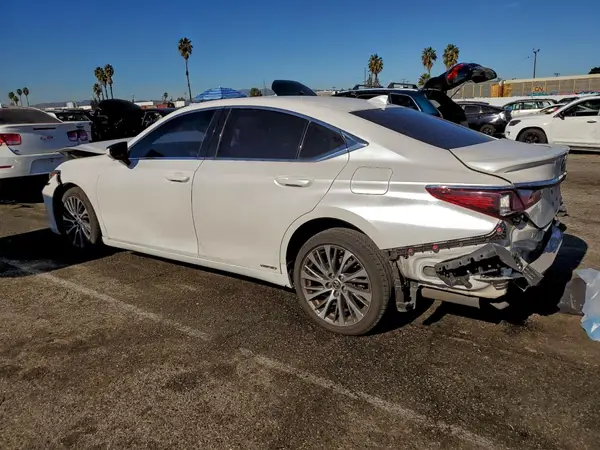 58ADA1C14MU002443 2021 LEXUS ES - Image 2