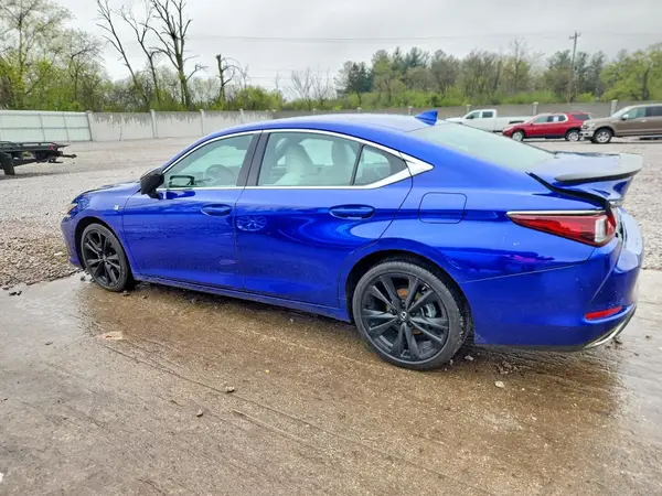 58ADA1C14MU002605 2021 LEXUS ES - Image 2