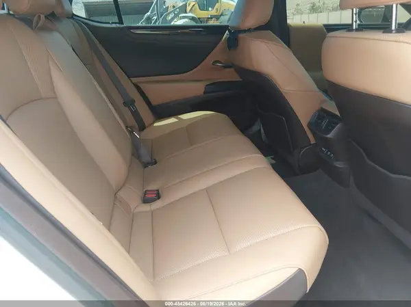 58ADA1C14MU003768 2021 LEXUS ES - Image 8