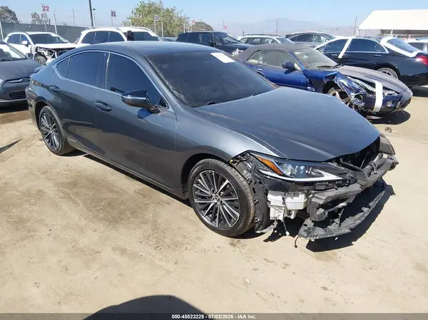 58ADA1C14NU014089 2022 LEXUS ES - Image 1