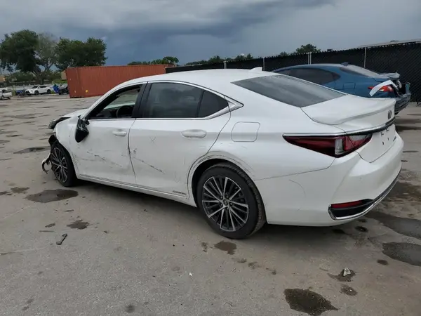 58ADA1C14NU014495 2022 LEXUS ES - Image 2