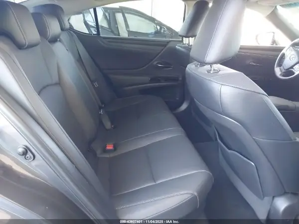 58ADA1C14NU015436 2022 LEXUS ES - Image 8