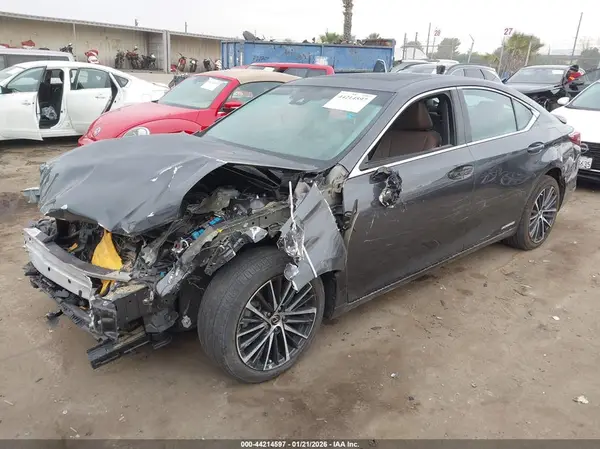 58ADA1C14NU024749 2022 LEXUS ES - Image 2