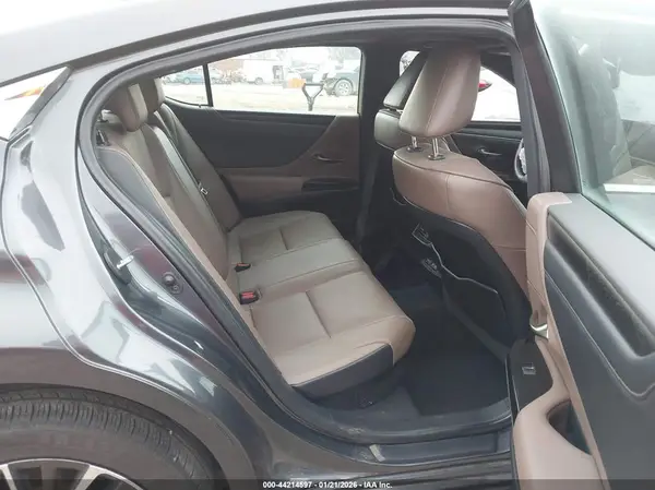58ADA1C14NU024749 2022 LEXUS ES - Image 8
