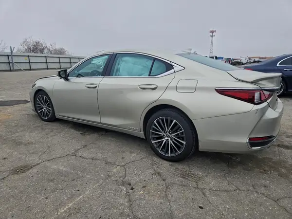 58ADA1C14NU025626 2022 LEXUS ES - Image 2