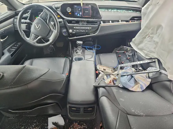 58ADA1C14NU025626 2022 LEXUS ES - Image 8