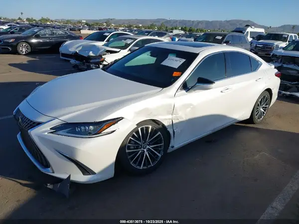 58ADA1C14PU027184 2023 LEXUS ES - Image 2