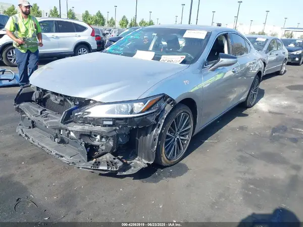 58ADA1C14PU030909 2023 LEXUS ES - Image 2