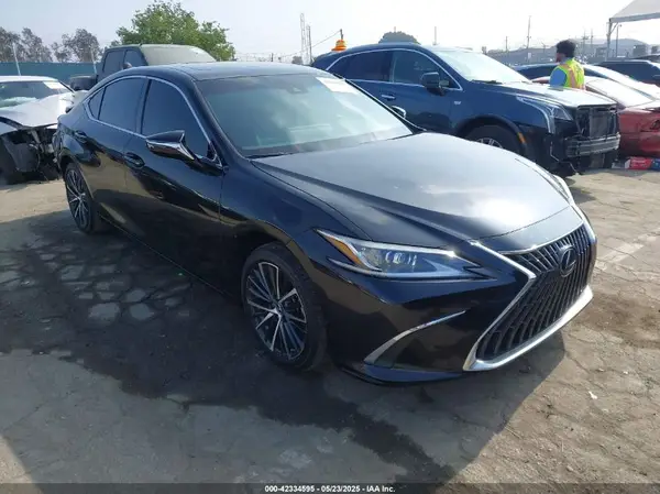 58ADA1C14RU037328 2024 LEXUS ES - Image 1