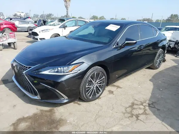58ADA1C14RU037328 2024 LEXUS ES - Image 2