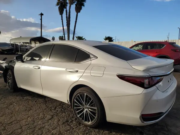 58ADA1C14RU048362 2024 LEXUS ES - Image 2