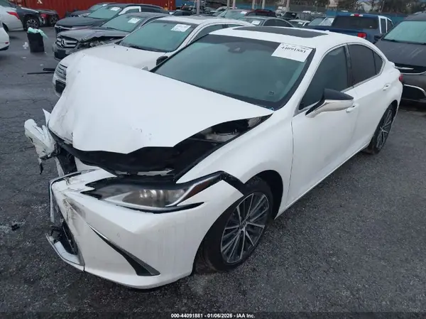 58ADA1C14RU049351 2024 LEXUS ES - Image 2