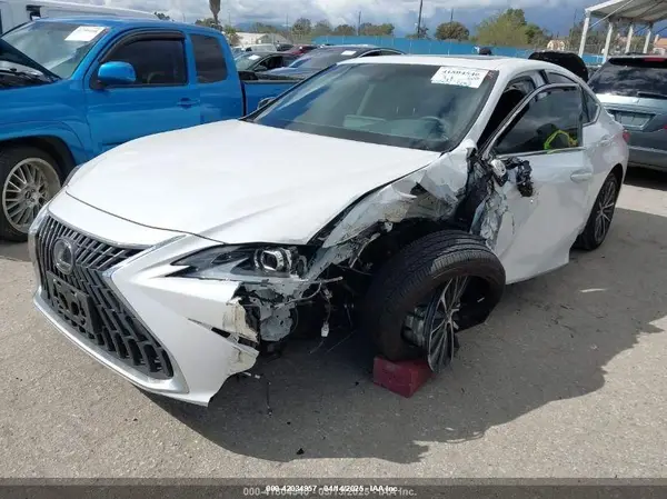 58ADA1C14RU053612 2024 LEXUS ES - Image 2