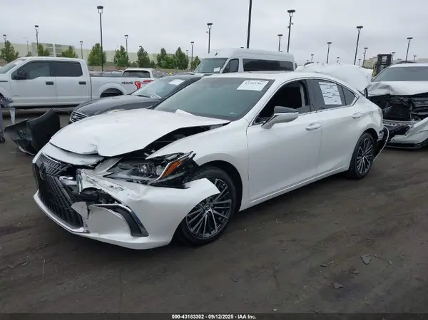 58ADA1C14SU054894 2025 LEXUS ES - Image 2