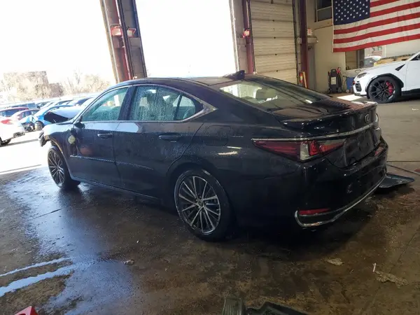 58ADA1C14SU055656 2025 LEXUS ES - Image 2