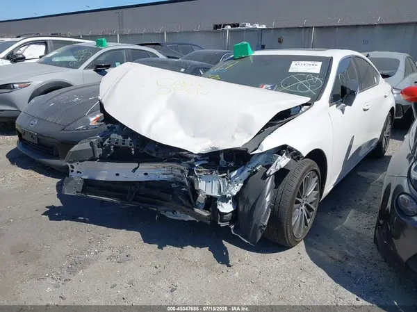 58ADA1C14SU057598 2025 LEXUS ES - Image 2