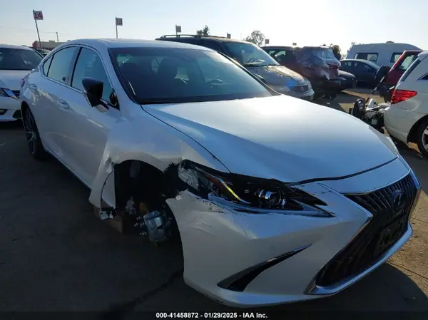 58ADA1C14SU057763 2025 LEXUS ES - Image 1