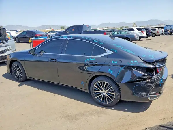 58ADA1C14SU058914 2025 LEXUS ES - Image 2
